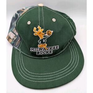 Milwaukee Bucks Hat Marques Johnson 8 Adjustable Strapback Green Retro Logo NBA